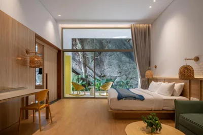 King Suite con bañera de hidromasaje — Ozone Cave